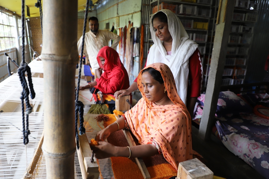 Nujhat and Monjuara, Talha rug company, BeshiDeshi - Enterprise Programme