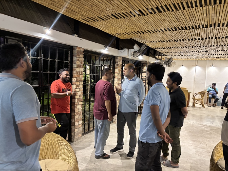Apparently a bunch of Kaz people having fun. We see Kaz founder Wahid Choudhury in the middle