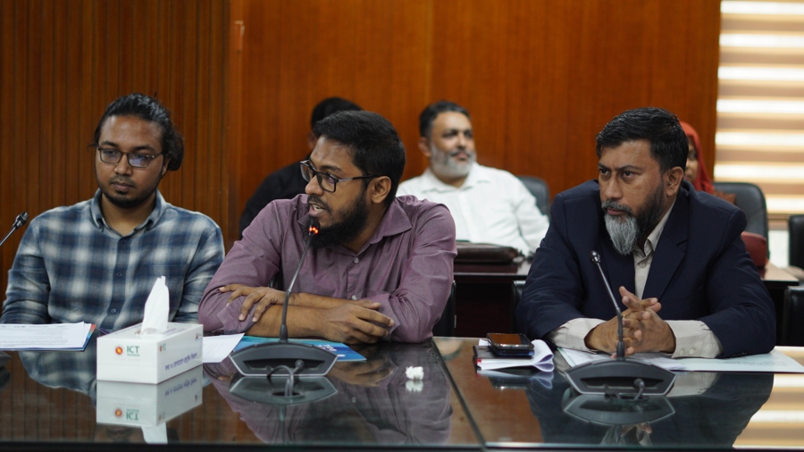 Biniyog co-founder Saeed speaking at an ICT Ministry Roundtable