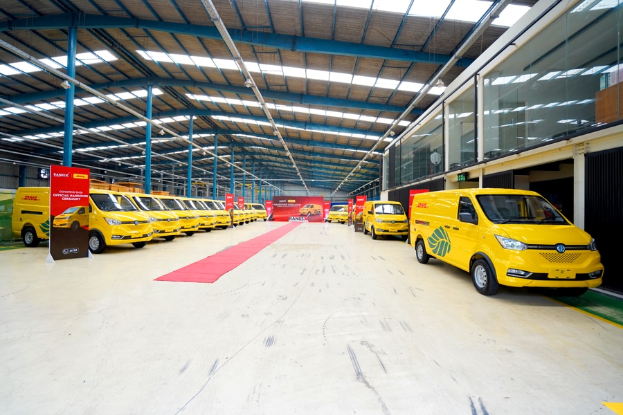 RangsX Hands Over 18 Electric Vans to DHL, Bangladesh's Largest Corporate EV Fleet Deal to Date 2 RangsX Hands Over 18 Electric Vans to DHL, Bangladesh's Largest Corporate EV Fleet Deal to Date 1