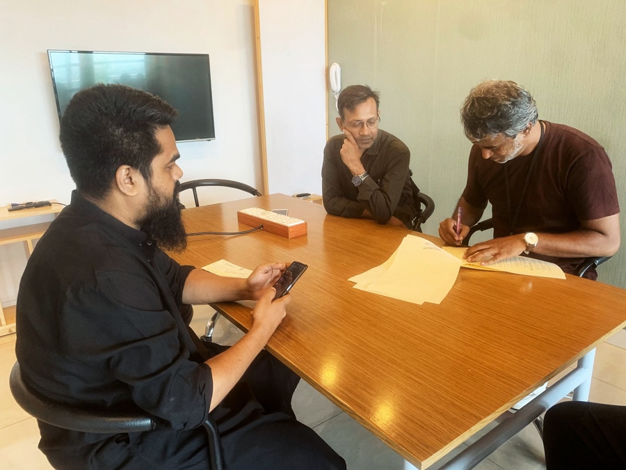 Big Businesses, Small Businesses: How biniyog.io Serves Businesses on Both Ends of the Market 1 A snapshot of a discussion at biniyog office